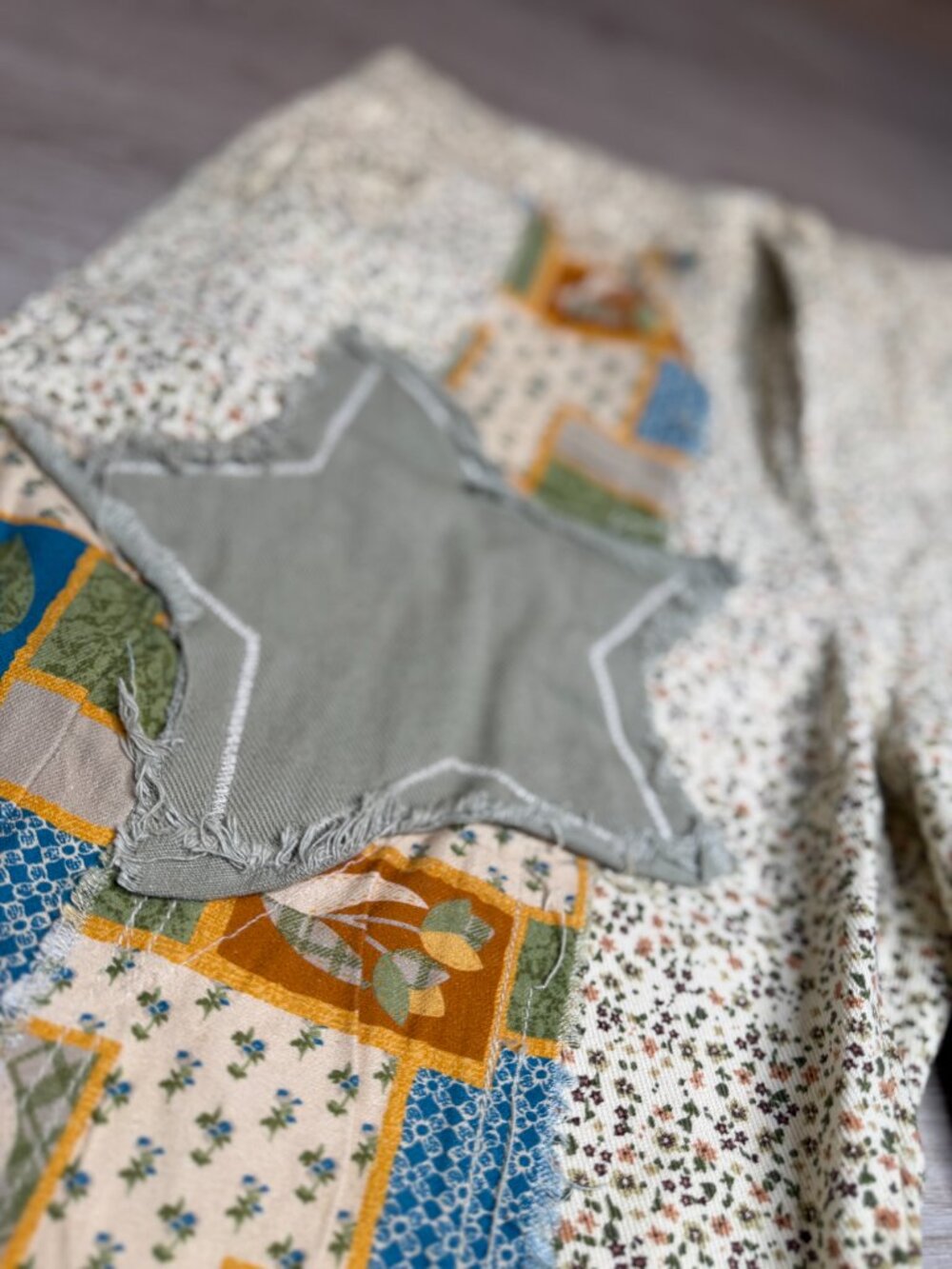 POL Patchwork Crochet Star Wide Leg Pants - M - Picture 4 of 10
